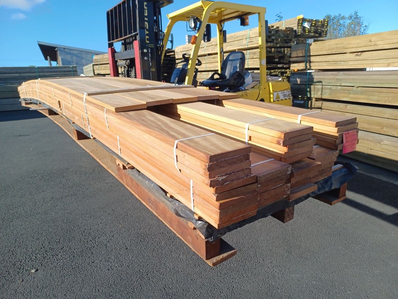 GARAPA DECKING - PENCIL ROUND - 140 x 19mm - PREMIUM - 290m - TS7962 Carousel 1