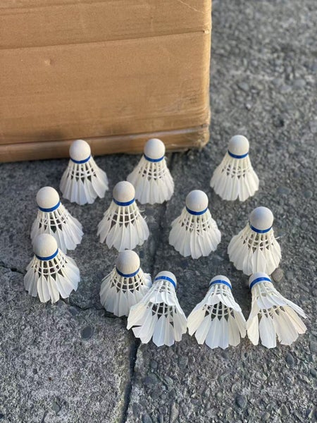 12 Pcs White Feather Badminton Sport Shuttlecocks Durable Training Ball Carousel 2