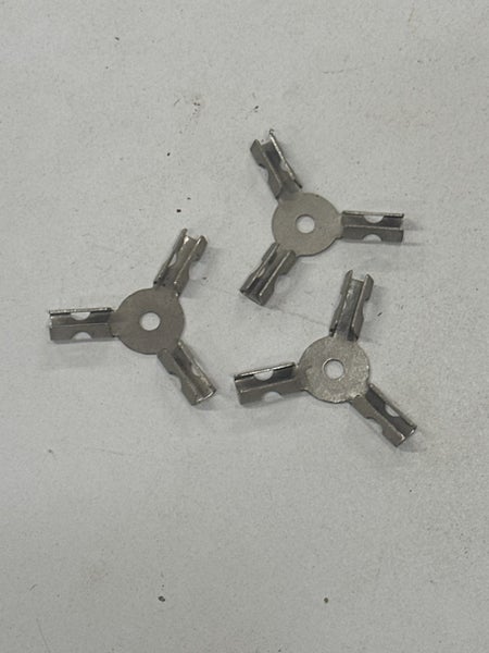 Meccano PN 213a 3 Way Rod Connector x 3 Carousel 1