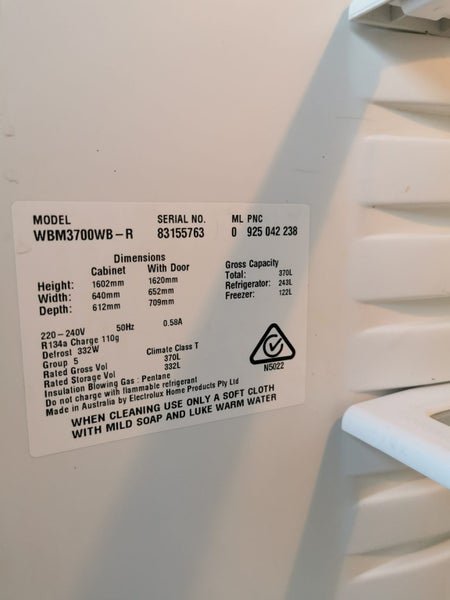 Westinghouse 370L Fridges Freezer Carousel 15