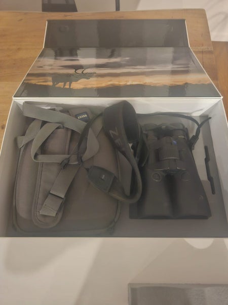 Zeiss Victory RF 10x54 Carousel 7