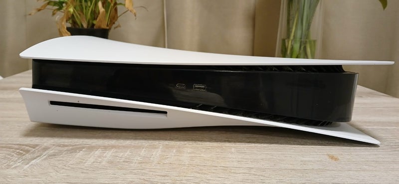 PS5 Original 825TB Console Carousel 1