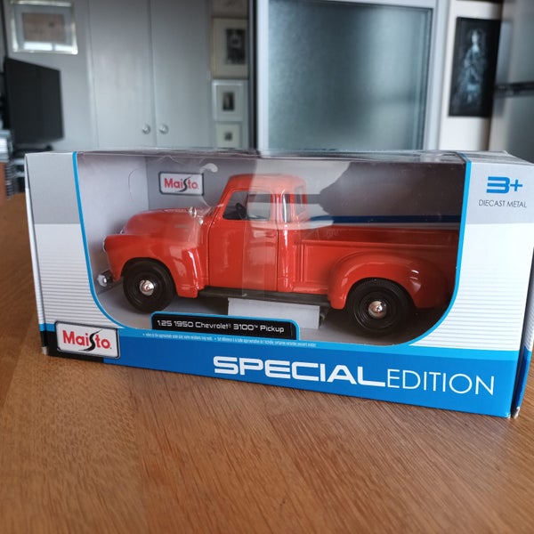 1:25, 1950 CHEVROLET 3100 PICKUP, SPECIAL EDITION Carousel 5