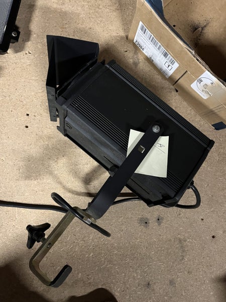 STAGE LIGHTS - spotlights with barn door Carousel 1