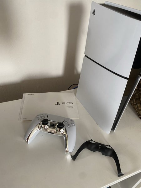 PS5 Slim 1TB + Games Carousel 1