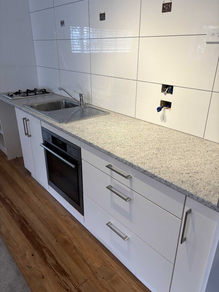 Kitchen Bench Cabinet & Appliances Carousel 1