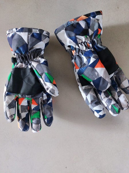 Kids All in One Waterproof Snowsuit & gloves.63613750294658114