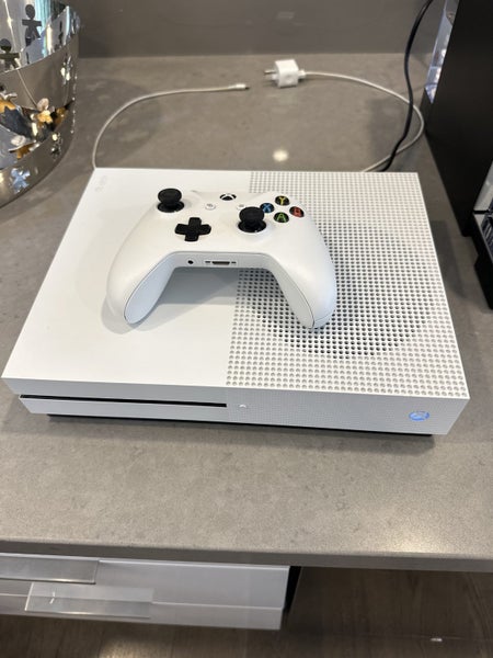 Xbox One S Carousel 1