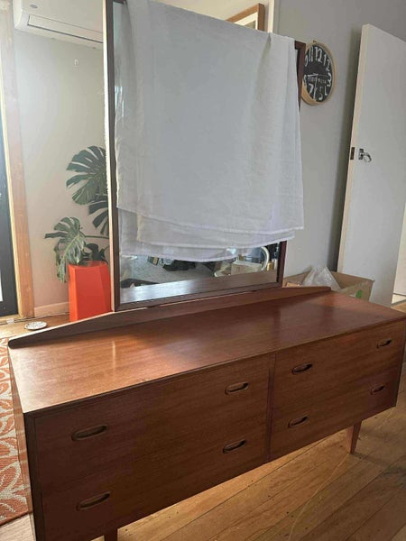 Mid-century dressing table and mirror Carousel 1