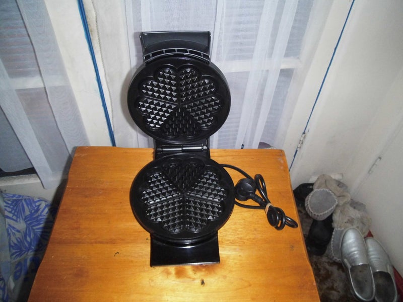 Breville Waffle Maker / As New Carousel 2