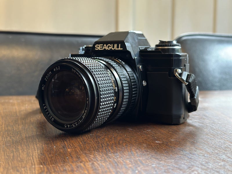 Seagull DF-300x SLR w 28-70 and 80-200 Carousel 2