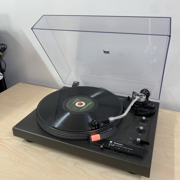 STUNNING Vintage 1977 Technics SL-1900 Direct Drive Turntable - Beautiful Cond! Carousel 1