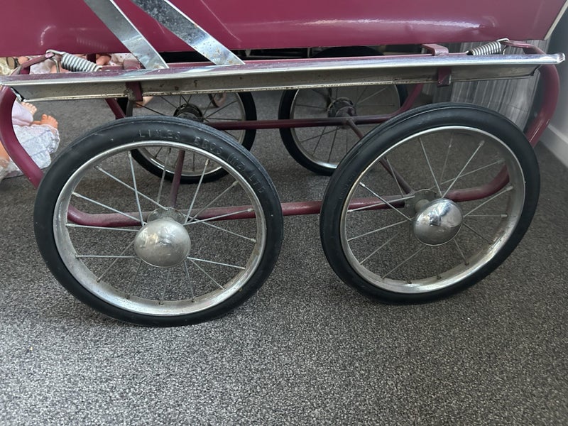 1960’s Pedigree Dolls Pram Carousel 2
