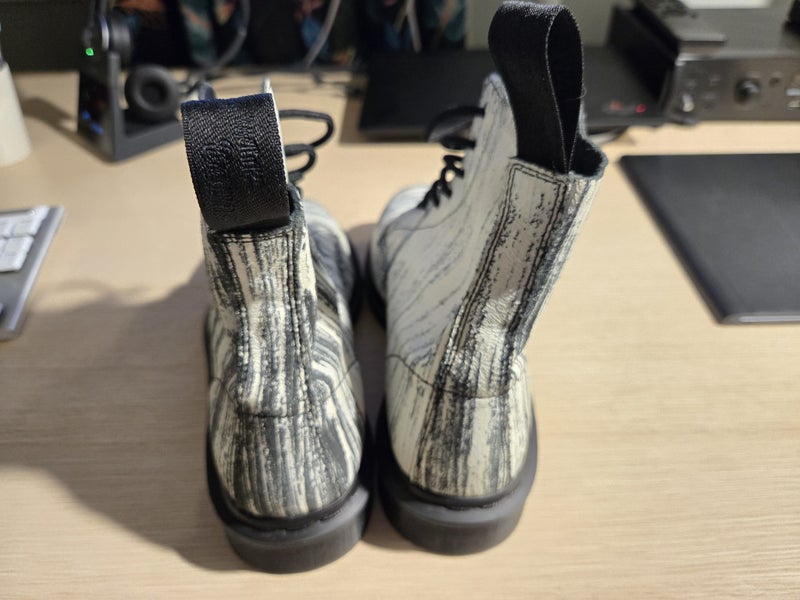 Dr Martens Pascal 8 eye Pascal boots - limited edition (as new)63616034378882113