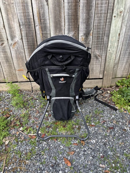 Deuter kid comfort 3 child carrier Carousel 1