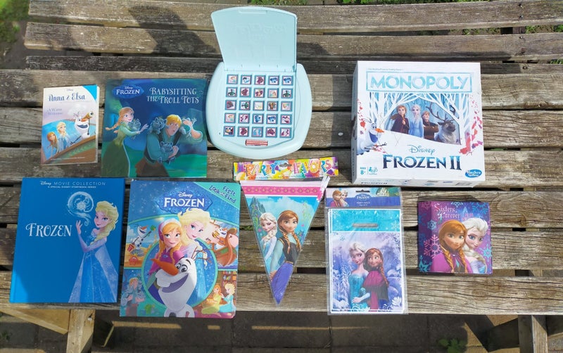 Frozen Items Party Bags Bunting Flags Books Monopoly Diary Carousel 1