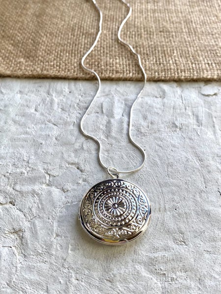Love Letters - Beautiful Silver 925 Locket & Snake Chain Necklace Carousel 1