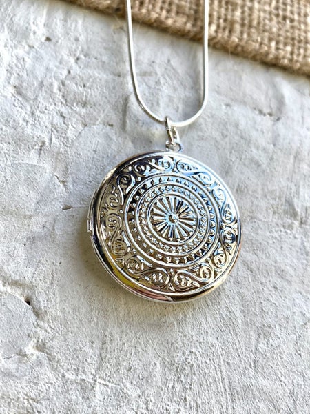 Love Letters - Beautiful Silver 925 Locket & Snake Chain Necklace Carousel 2
