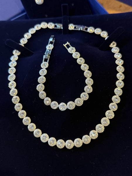 Swarovski Una Angelic Set Carousel 1
