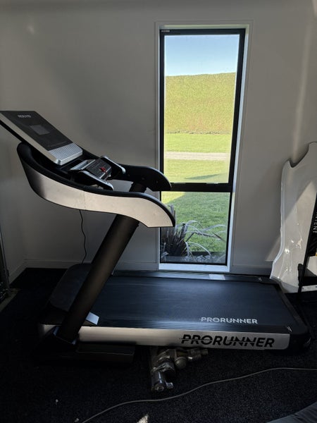 ***$1 Reserve - Pro Runner X6 Treadmill***63613768088065111