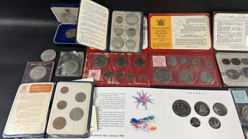 Extensive World Coin & Set Collection – Great Britain, NZ, Australia - Lot W436 Carousel 2