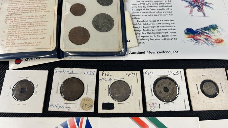 Extensive World Coin & Set Collection – Great Britain, NZ, Australia - Lot W436 Carousel 19