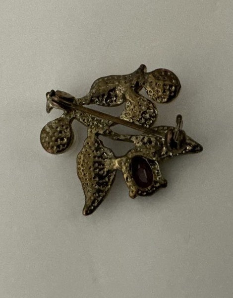 LOOKING FOR Stunning BROOCH WITH 3 GENUINE PEARL AND ONE GARNET - C 1940s - Carousel 6