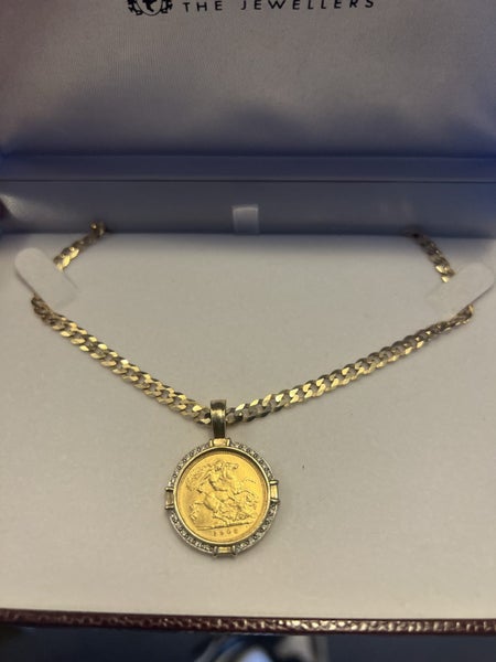 Half sovereign pendant & curb chain Carousel 1