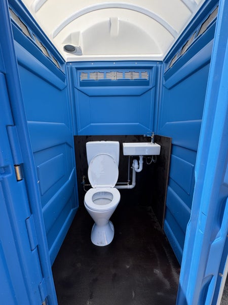 Plumbed in Portaloo Carousel 1