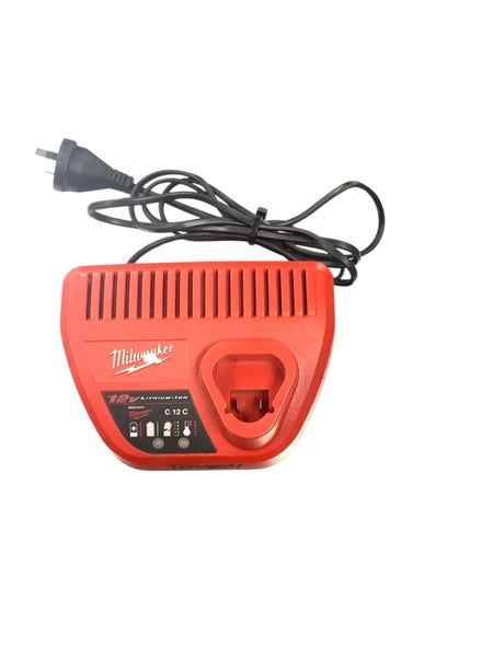MILWAUKEE CHARGER C12C Carousel 1