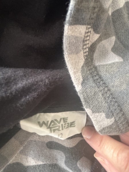 Wavetribe Camo Hoodie - size 12Y Carousel 5