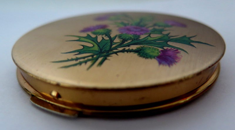 VINTAGE 1960s STRATTON GOLD TONE SCOTCH THISTLE MOTIF POWDER COMPACT Carousel 2