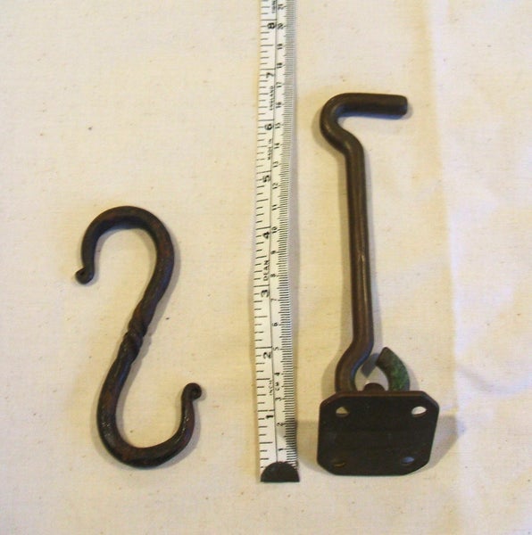 ESTATE MUSEUM BRONZE HOOK/GATE LATCH & VICTORIAN HOOK DUG IN LONDON THAMES MUD Carousel 2