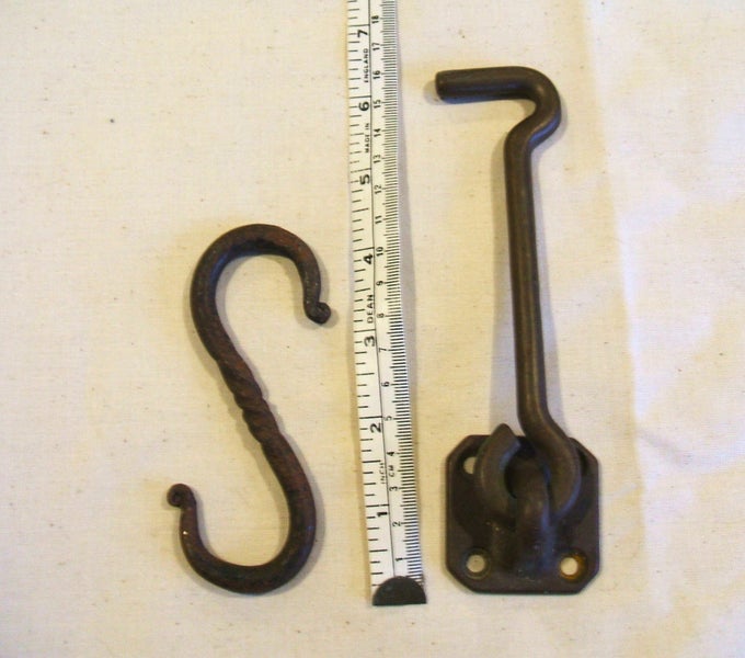 ESTATE MUSEUM BRONZE HOOK/GATE LATCH & VICTORIAN HOOK DUG IN LONDON THAMES MUD Carousel 1