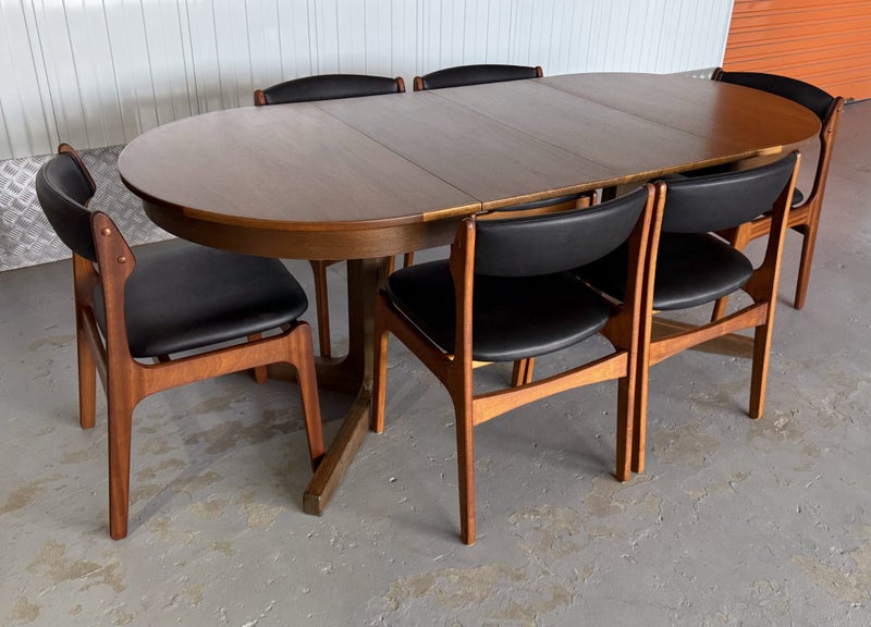 Otto Larsen Danish style chairs Carousel 8