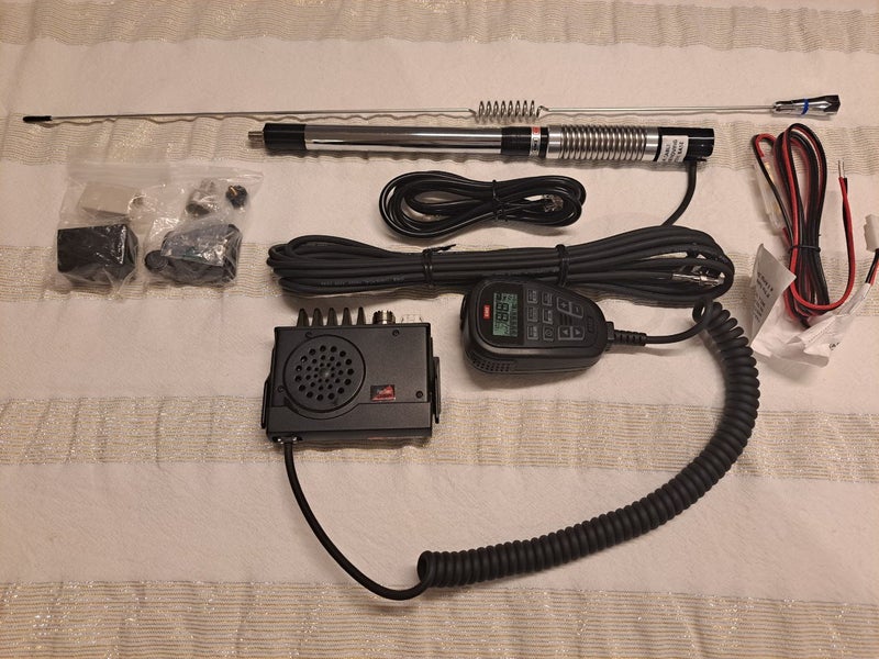 GME TX3350 Radio and Accessories Carousel 1
