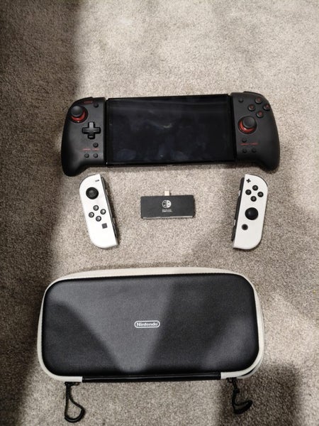Nintendo Switch OLED (+1 game) - Good Condition Carousel 1