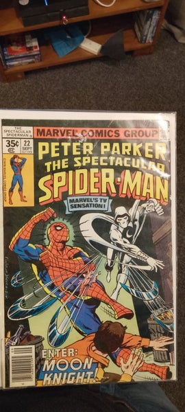 Peter Parker, The Spectacular Spider-Man #22 – Moon Knight. Bronze age comic Carousel 1