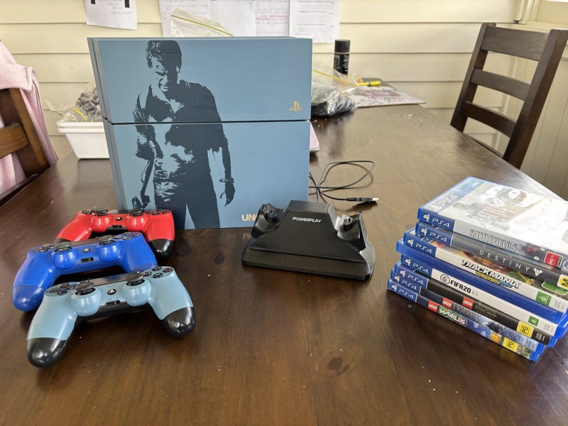 PlayStation 4 - Uncharted Edition Carousel 2