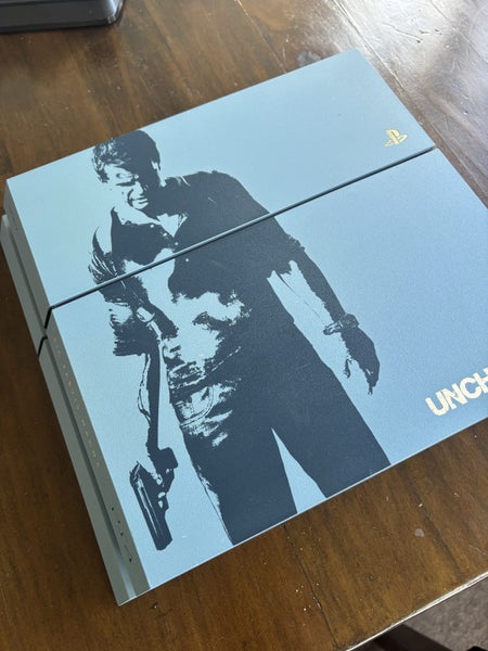 PlayStation 4 - Uncharted Edition Carousel 1