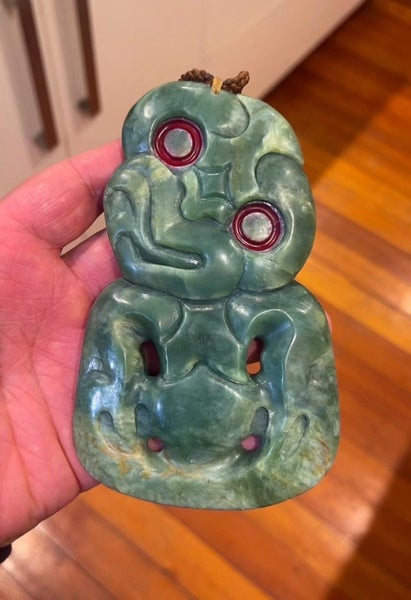 XL Hei tiki - Puti Puti ( Flower Jade ) Carousel 1