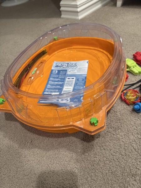 Beyblades x3 with arena Carousel 3