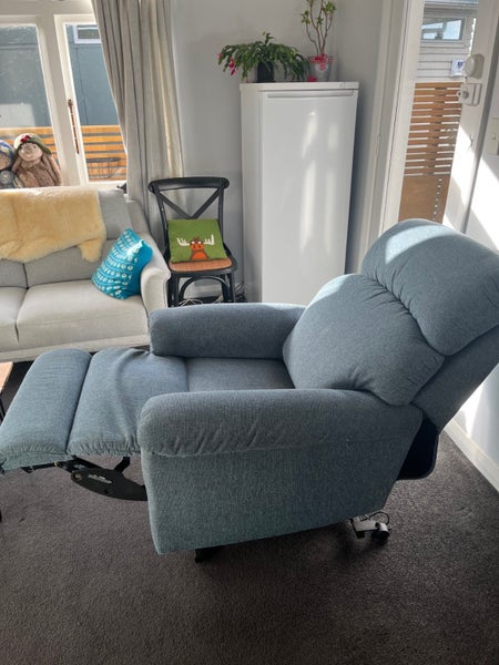 LAZBoy Electric lift armchair - Wellington Pick Up Only63614602444675111