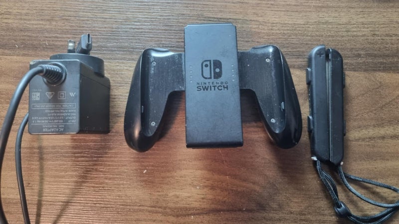Nintendo Switch HAC-001 + Nintendo Switch Sports Carousel 7