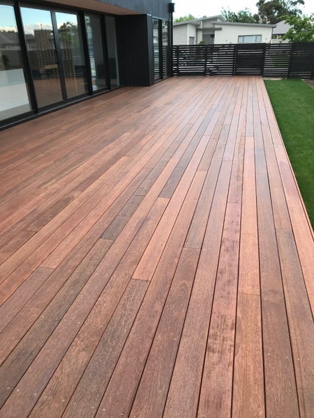 Kwila 90x19mm Hardwood Decking 300 meters Carousel 1