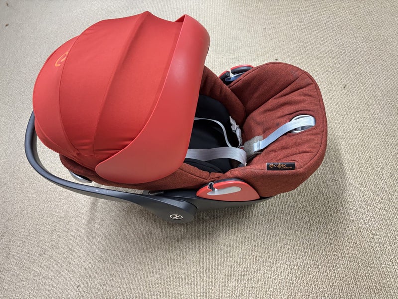 Cybex Cloud Q capsule base and Priam pram frame Carousel 1