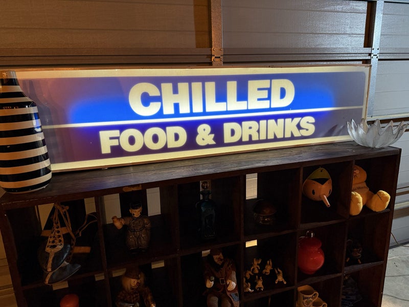 Large CHILLED FOOD AND DRINKS light box sign Carousel 1