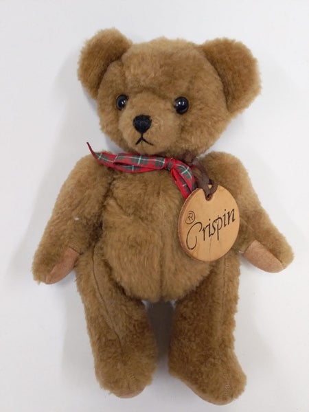 Robin Rive Collectable Bear - Crispin Carousel 1