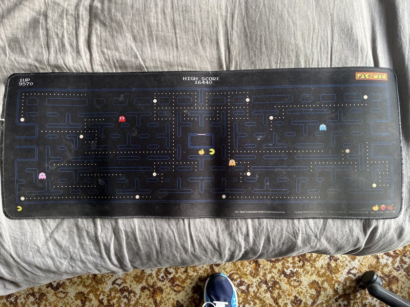 Pac-Man desk mat Carousel 1
