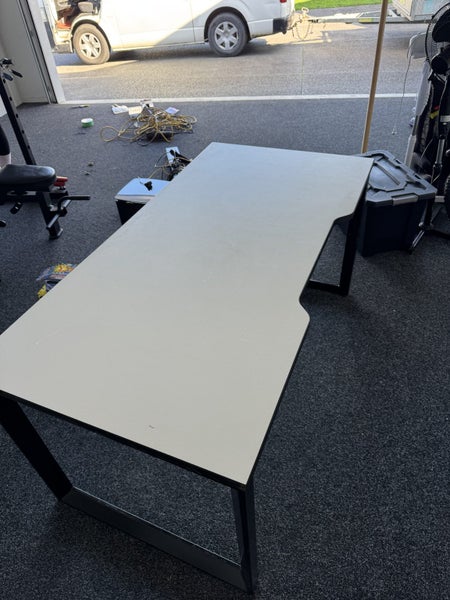 Computer desk Carousel 1